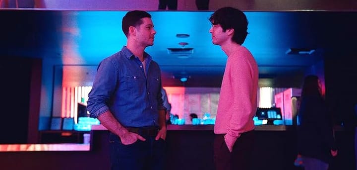 Película dramática Twinless, gemelos solos con Dylan O’Brien y James Sweeney